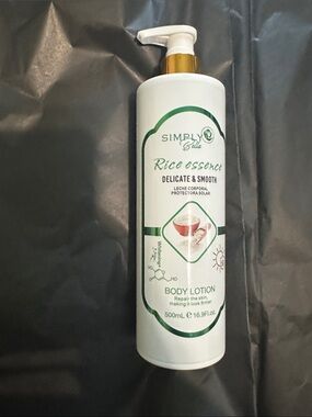 Simply Belle White Bottle with Green & Gold Accents Body Lotion